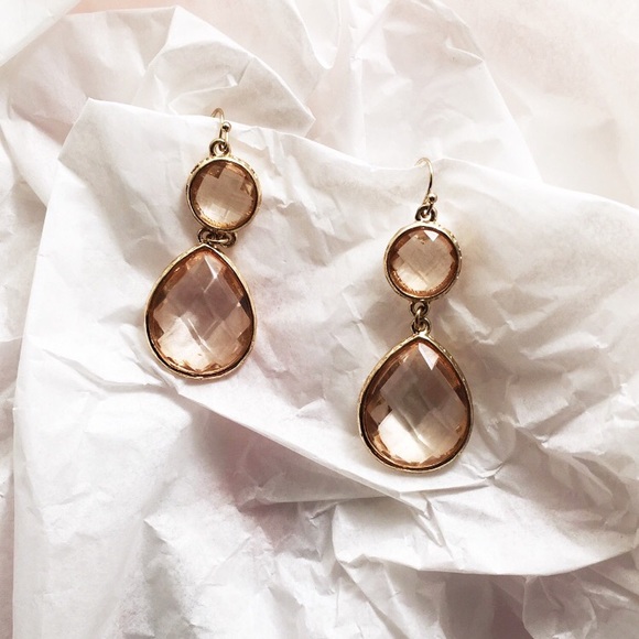 Jewelry - Gold Tone Drop Earrings